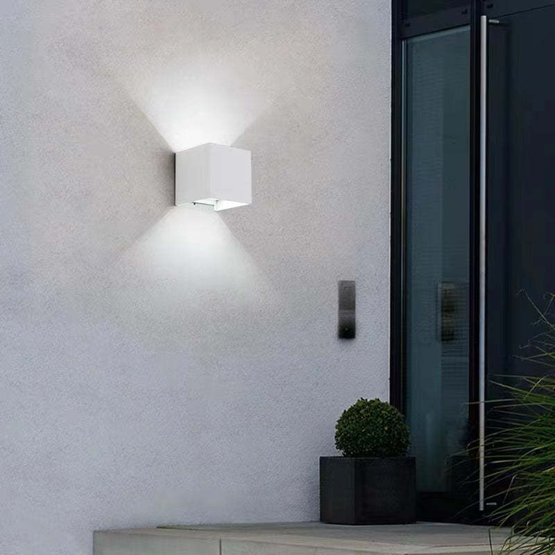 Weatherproof Swivel LED Wall Light for Patio & Courtyard | Thomler