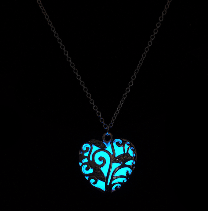 Luminous Heart Pendant Necklace – Glow-in-the-Dark Jewelry for Women – Adjustable 16-18 in Chain – Hypoallergenic Stainless Steel – Gift | Thomler
