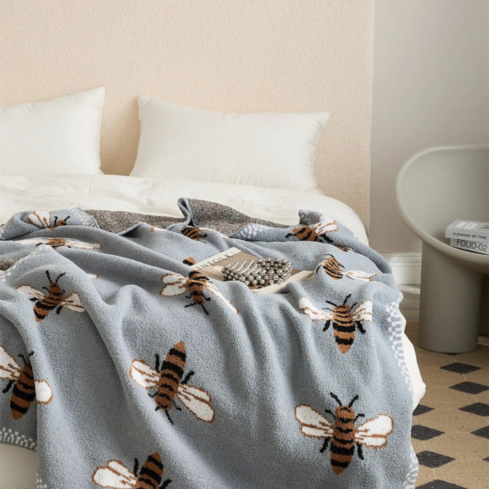 Honeybee Jacquard Knit Throw Blanket – Lightweight Microfiber for Couch, Bed & Travel – 51×63 Inch | Thomler