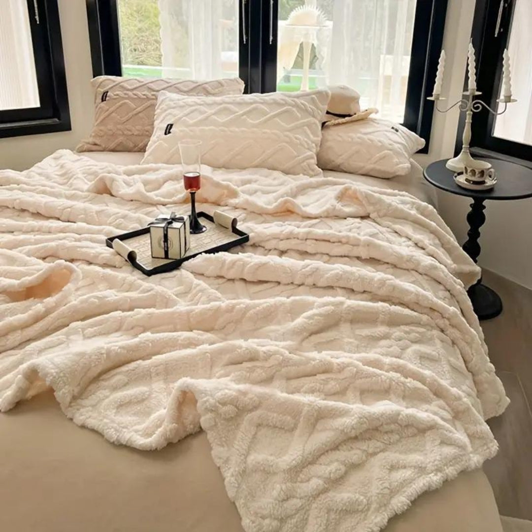 Plush Textured Fleece Throw Blanket – Year-Round Softness for Couch, Bed & Travel – Breathable 3D Knit Design – Perfect for Living Room | Thomler