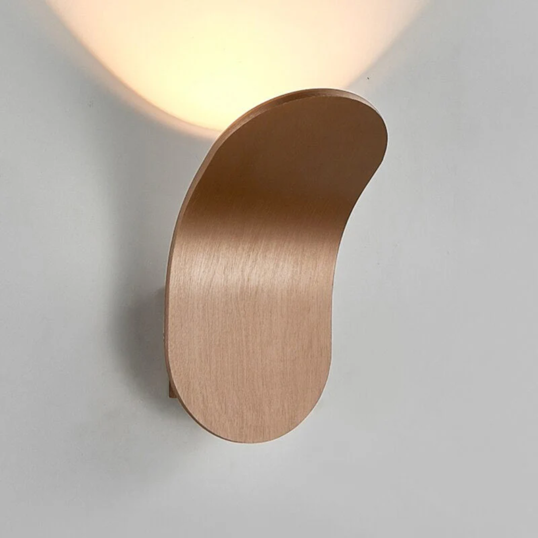 Curved Metal LED Wall Sconce – Iron Finish with Adjustable Light Temperature for Bedroom, Hallway & Living Room | Thomler