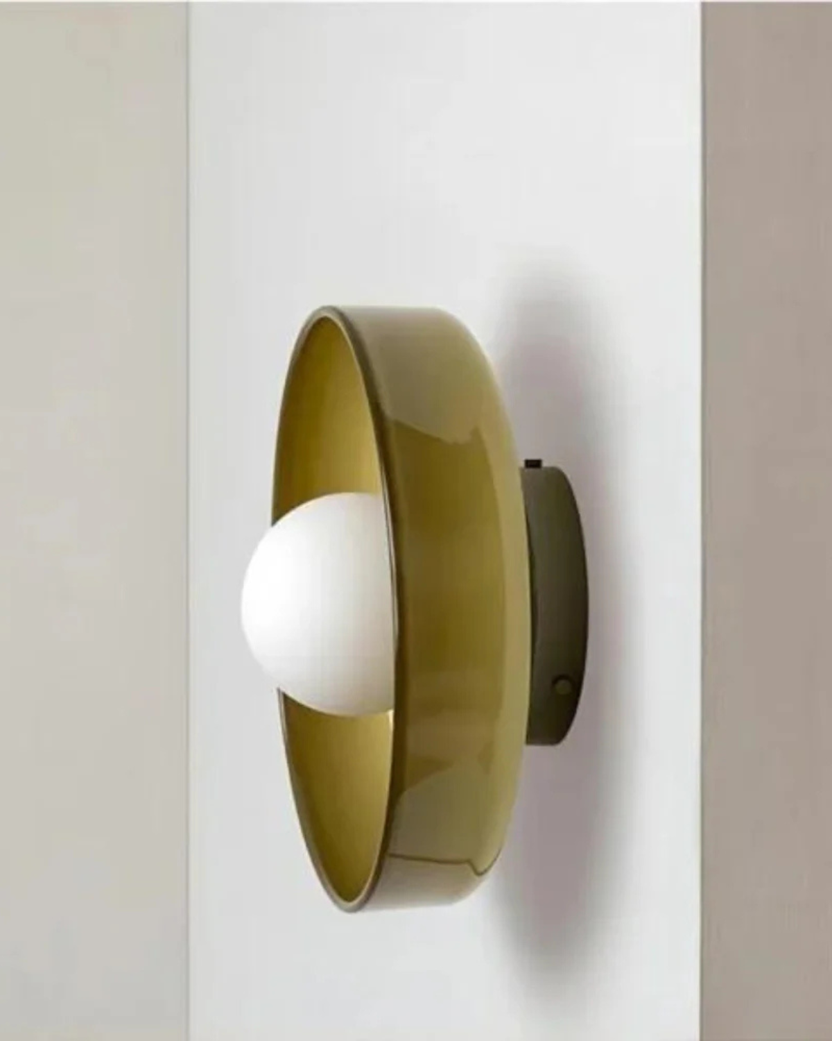 Moderne ronde plafondlamp van glas en ijzer – minimalistische designlamp voor woonkamer en slaapkamer met warme lichtkleur | Sansoti