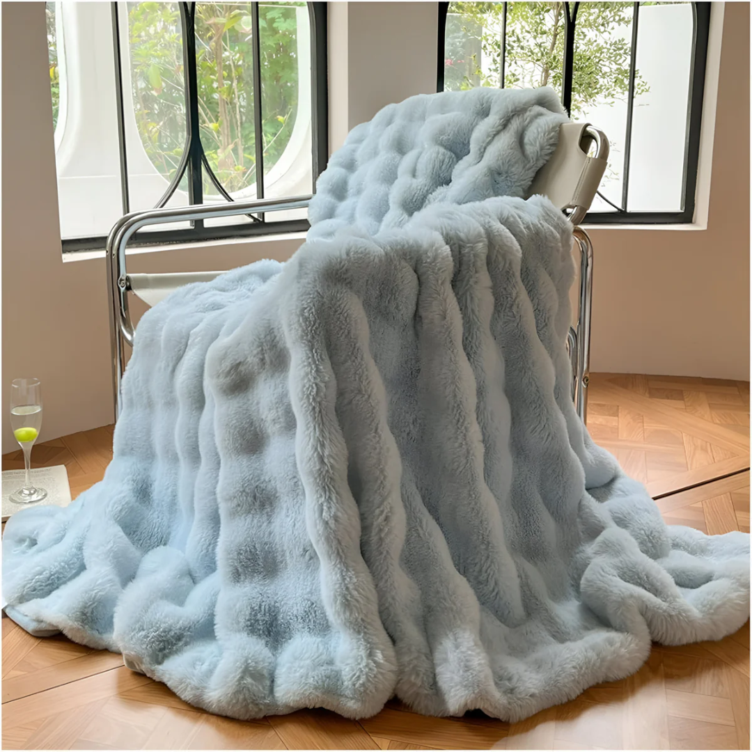 Plush Polyester Throw Blanket – Lightweight Travel & Couch Comfort for Cold Weather | Thomler