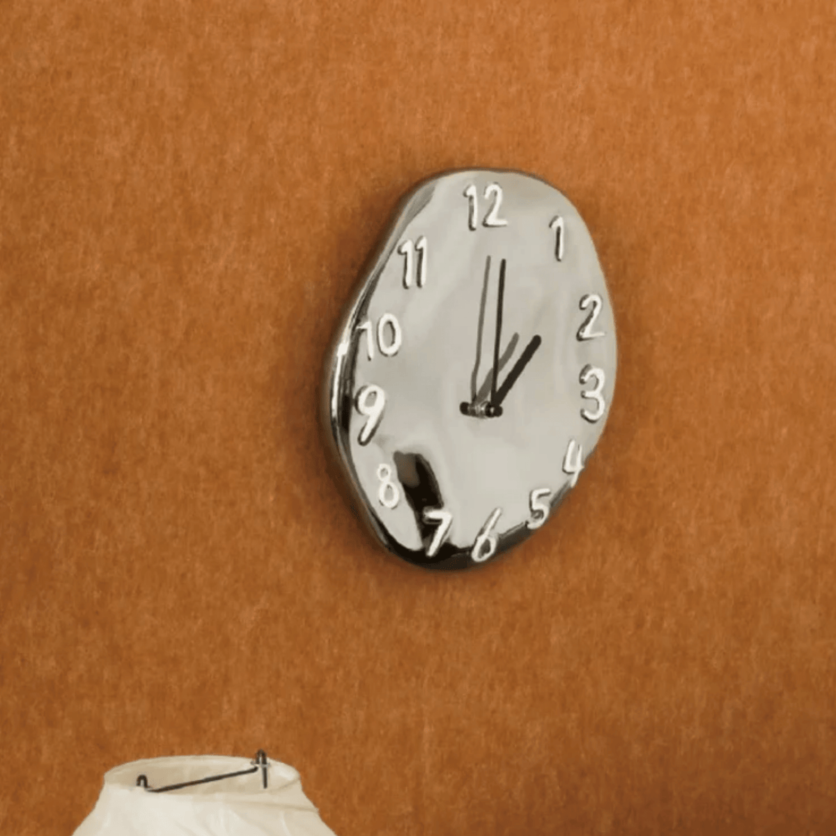 Glossy Ceramic Circle Clock with Silent Movement for Modern Interiors | Thomler