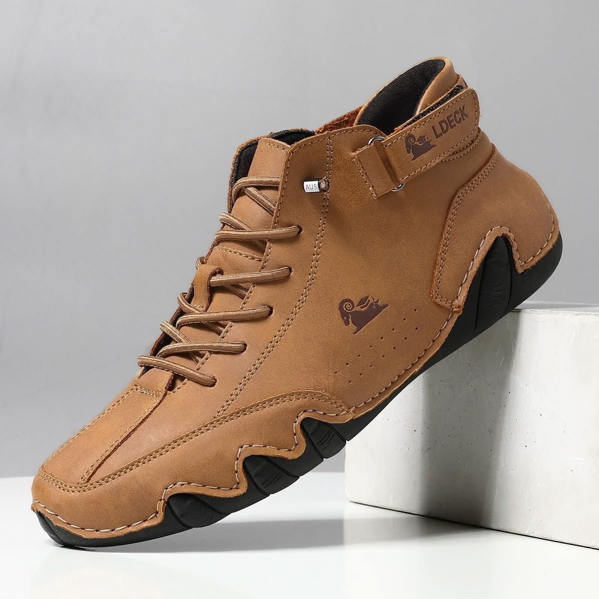 Leather Waterproof Sneakers for Men & Women – Breathable Non-Slip Walking Shoes with Cushioned Support for Daily Commuting & Travel | Thomler