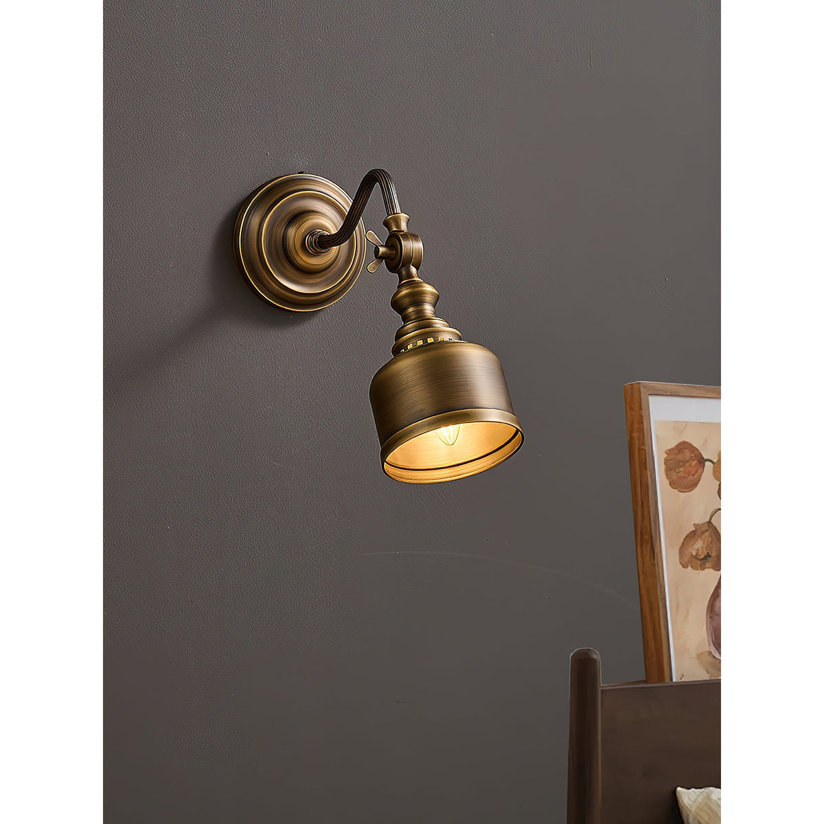 Adjustable Brass Wall Reading Light with Antique Finish – Flexible Sconce for Bedroom & Study | Thomler