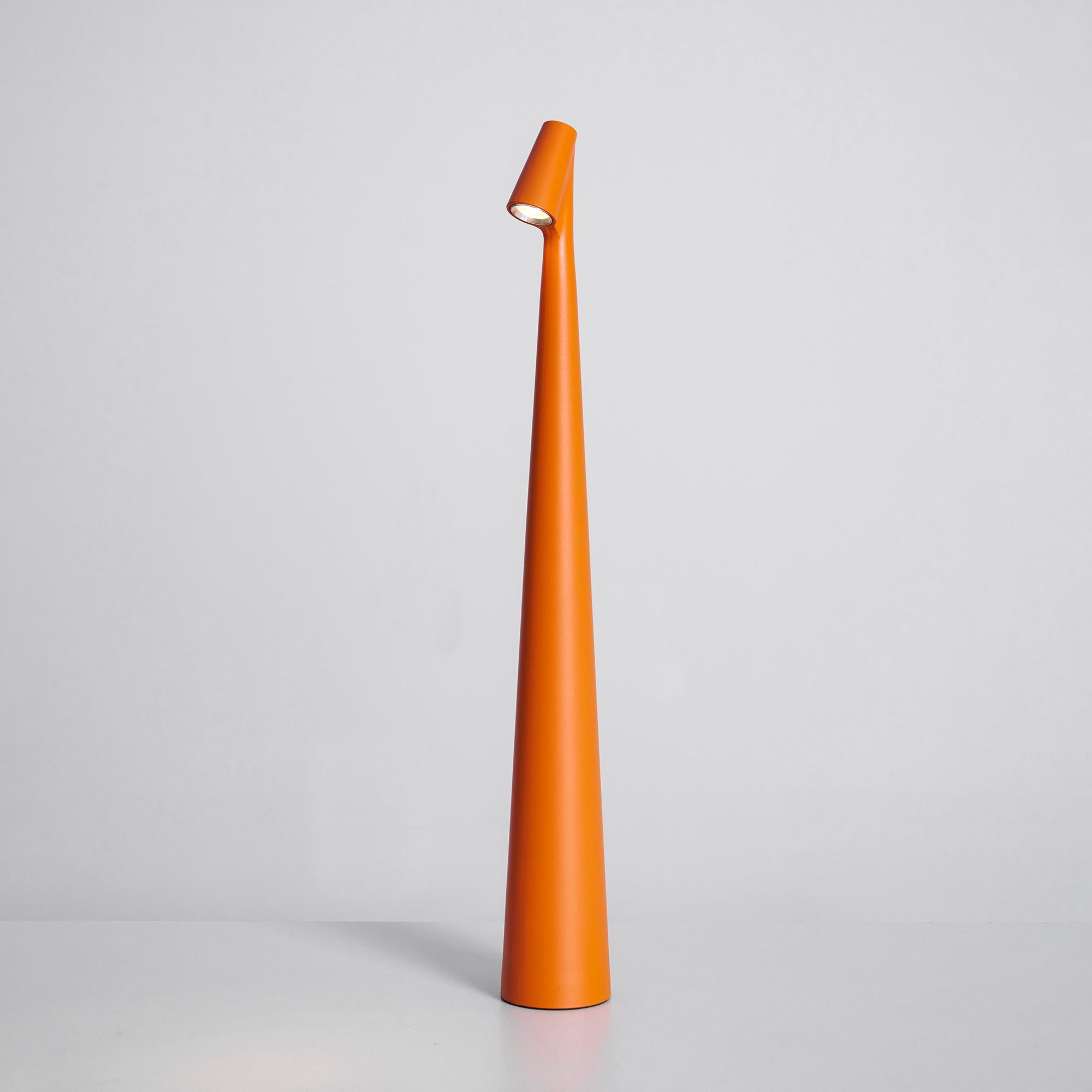 Table Lamp Metal 17.7 in LED Rechargeable White Black Red Orange Desk Lighting | Thomler