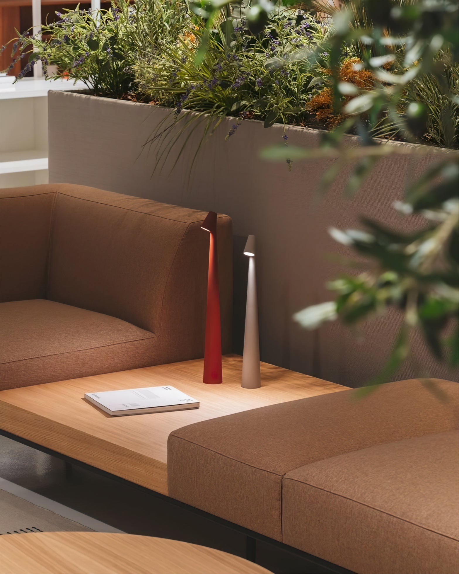 Table Lamp Metal 17.7 in LED Rechargeable White Black Red Orange Desk Lighting | Thomler