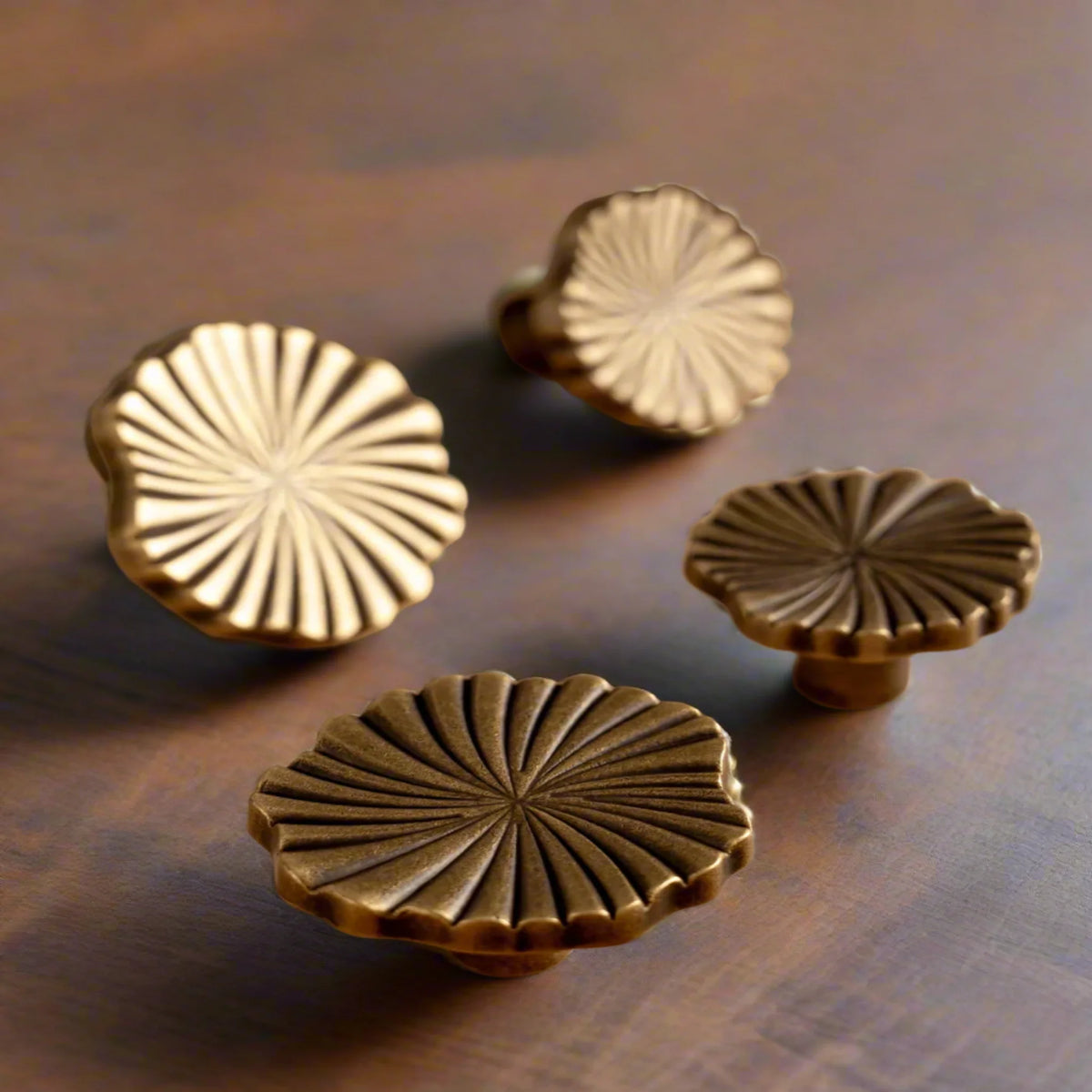 Curved Brass Cabinet Pull & Round Drawer Knob – Antique Finish Hardware for Furniture, Drawers & Cupboards | Thomler
