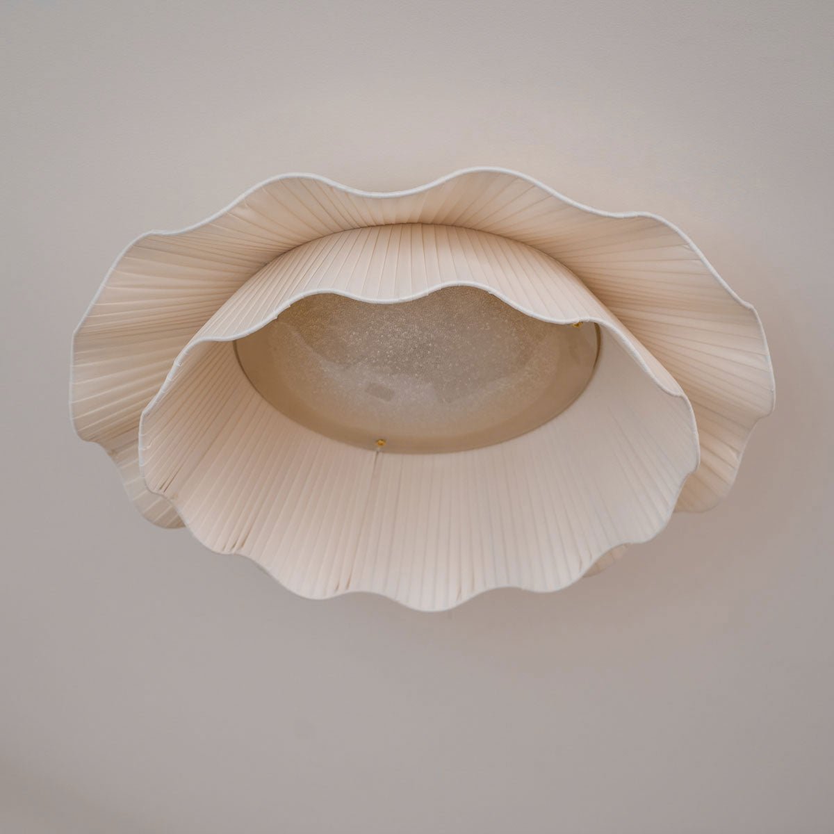Ceiling Light Fabric Pleated Shade 19.7 in White Flush Mount Bedroom Living Room Ambient Lighting Modern | Thomler