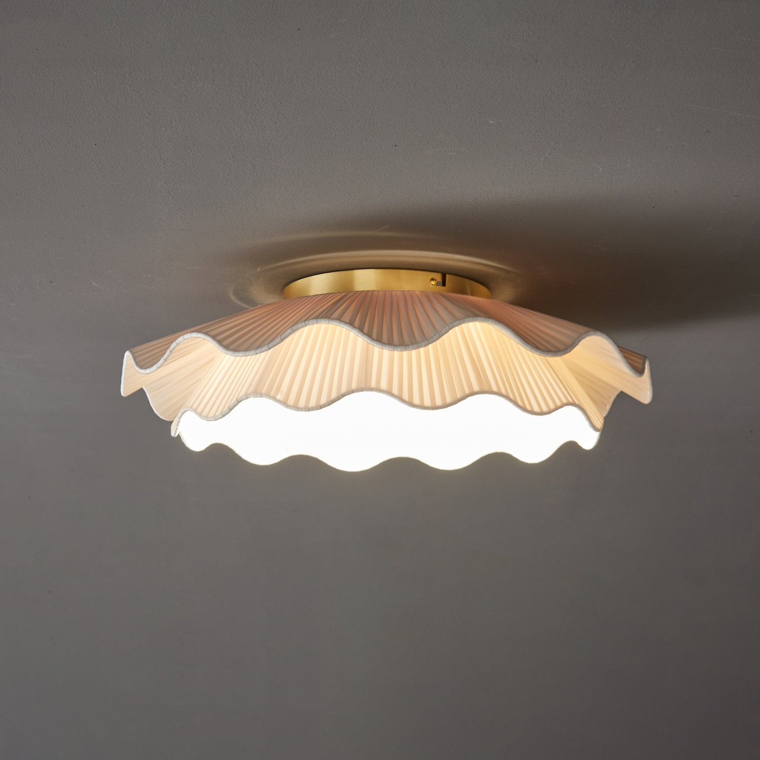 Ceiling Light Fabric Pleated Shade 19.7 in White Flush Mount Bedroom Living Room Ambient Lighting Modern | Thomler