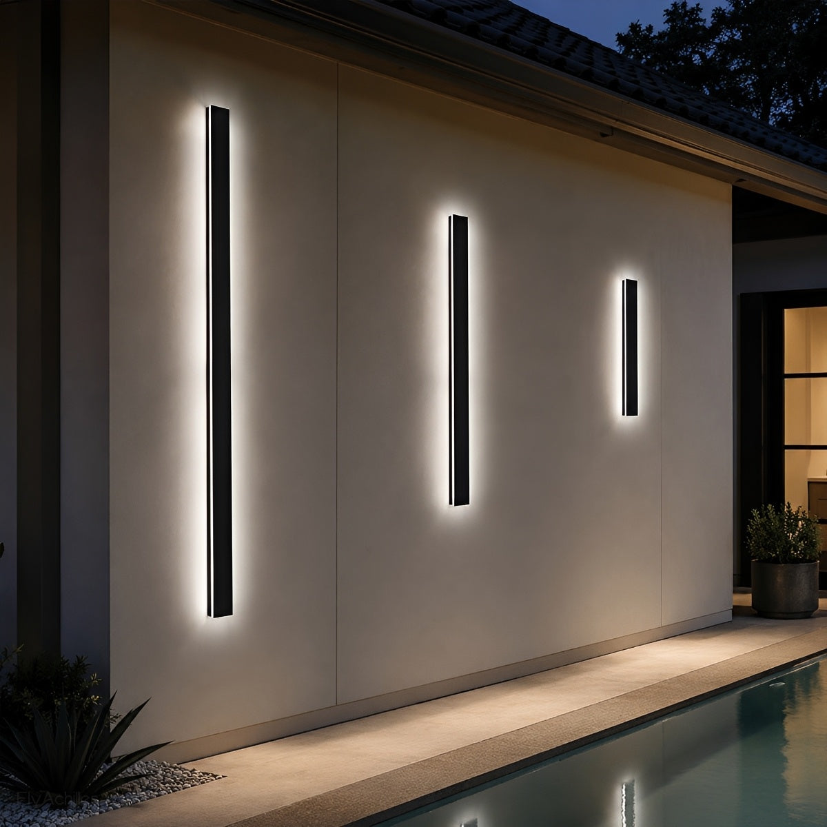 Linear Aluminum Exterior Sconce 485lm IP65 Rated for Entryway Deck Pathway Facade in Black | Thomler