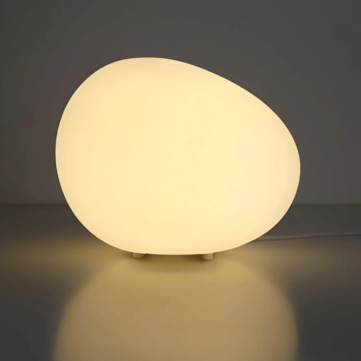 Stone-Shaped LED Bedside Light – Compact Organic Table Lamp for Soothing Nighttime Ambiance | Minimalist Warm Glow Accent for Bedroom Shelf | Thomler