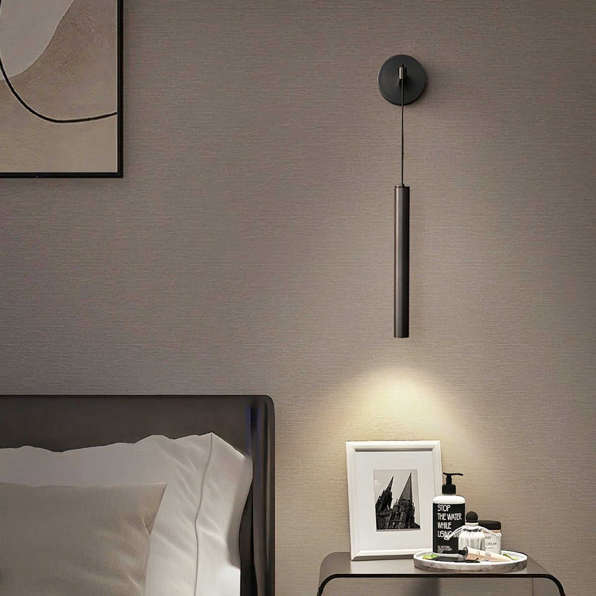 Modern Minimalist Vertical Bar LED Wall Sconce – Brass or Black Finish | Thomler