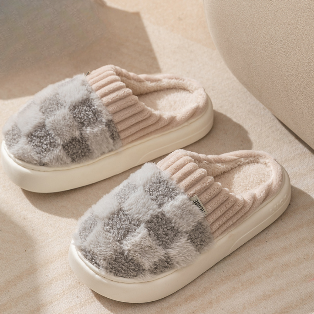 Plush Memory Foam House Slippers – Warm Fuzzy Indoor Shoes with Non-Slip Sole for Women & Men – Cozy Winter Footwear for Home Relaxation | Thomler