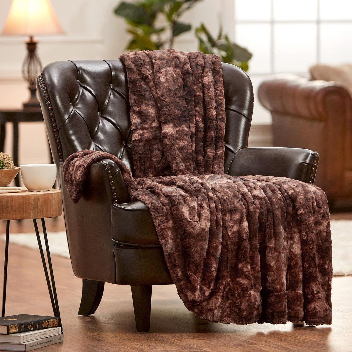 Reversible Oversized Faux Fur Wolf Throw Blanket – Premium Soft Microfiber for Couch, Bed & Chairs | Thomler