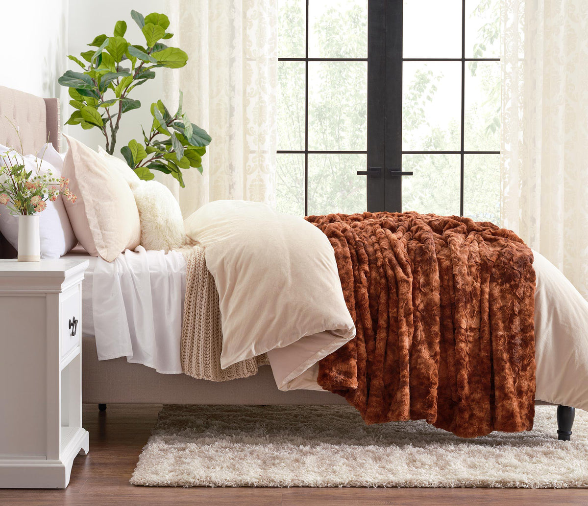 Reversible Oversized Faux Fur Wolf Throw Blanket – Premium Soft Microfiber for Couch, Bed & Chairs | Thomler