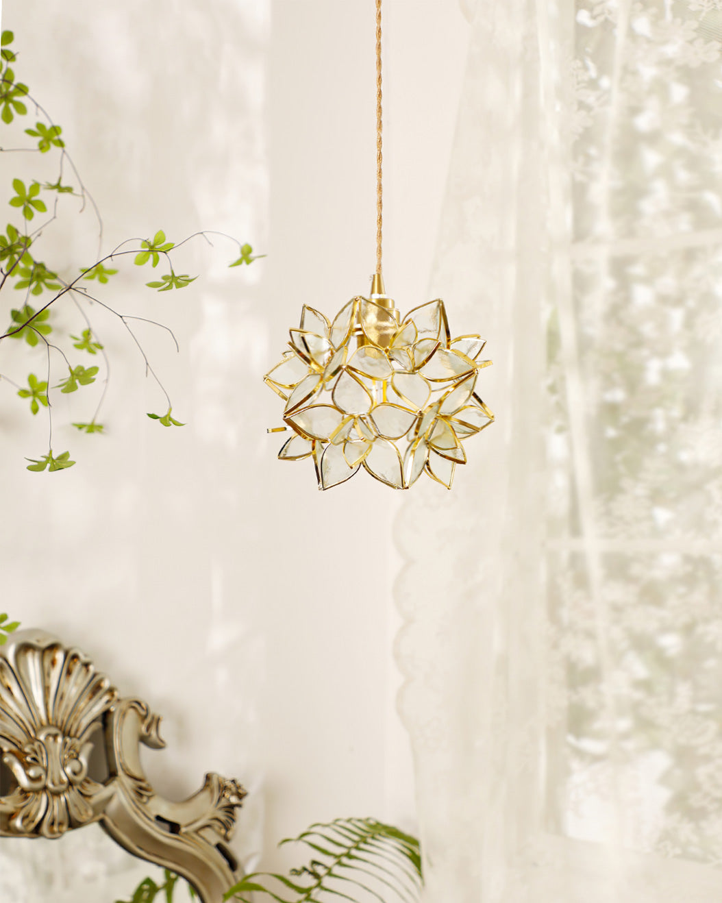 Pendant Light Glass Flower Sphere 7.9 in Brass Ceiling Indoor Hanging Lamp Decorative Ambient Lighting Fixture | Thomler