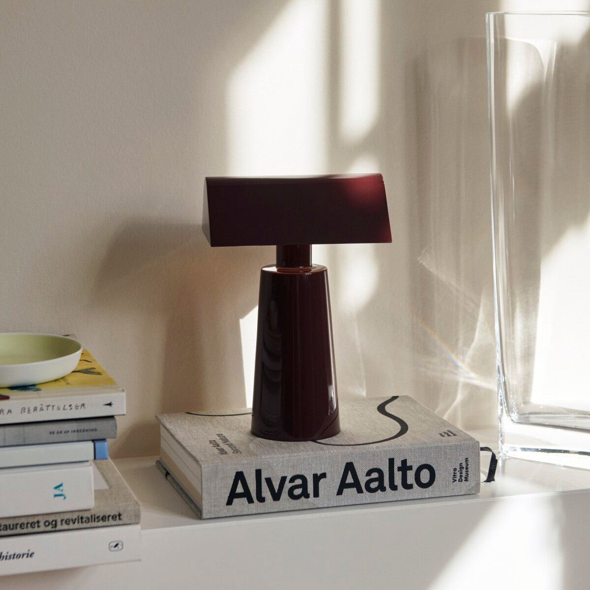 Table Lamp Lacquered Steel 8.6 in Adjustable Red White Gray Desk Lighting Three-Color LED Touch USB | Thomler