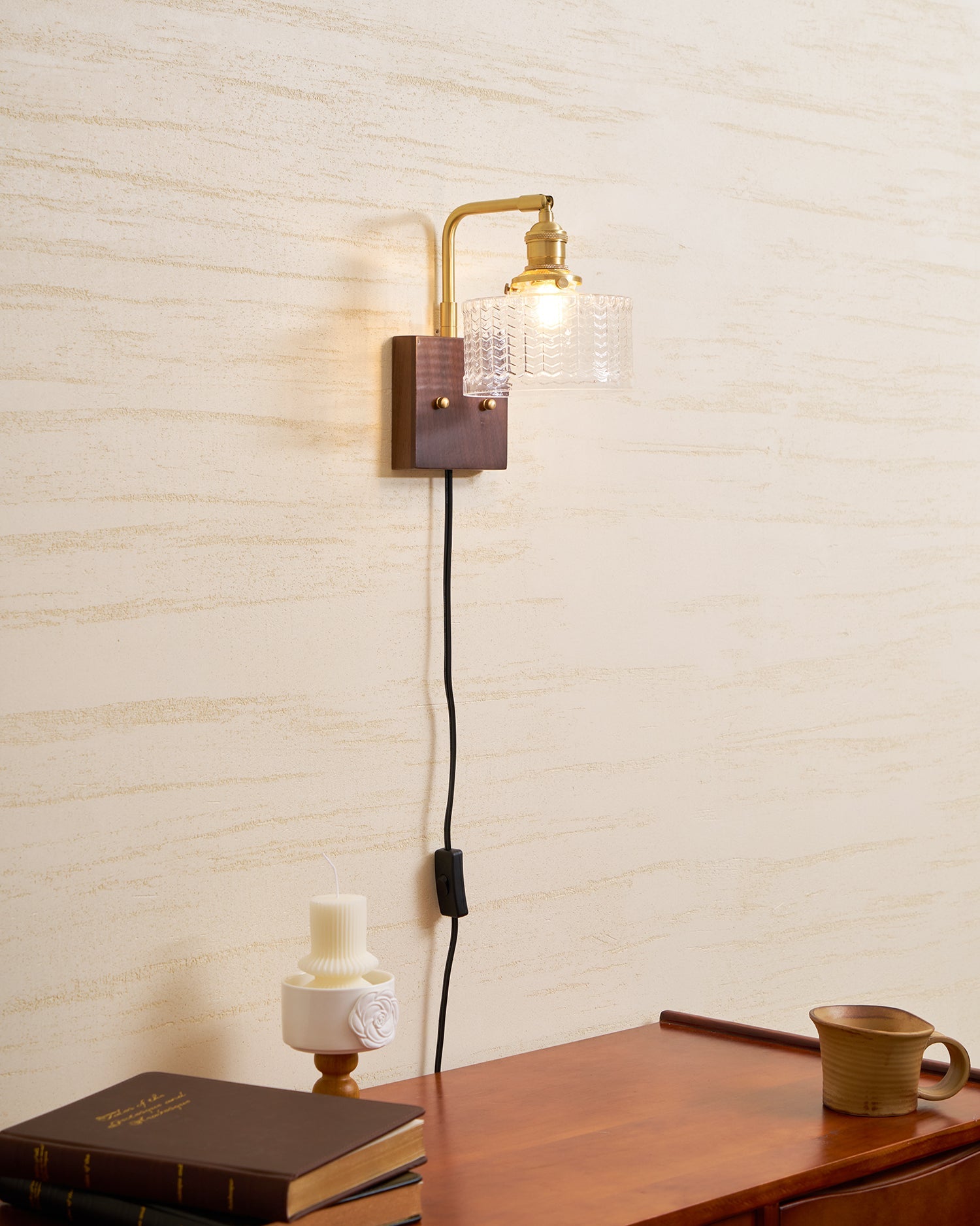 Wall Lamp Wood Brass 9.4 in Green Clear Art Glass Indoor Accent Lighting Decorative Fixture | Thomler