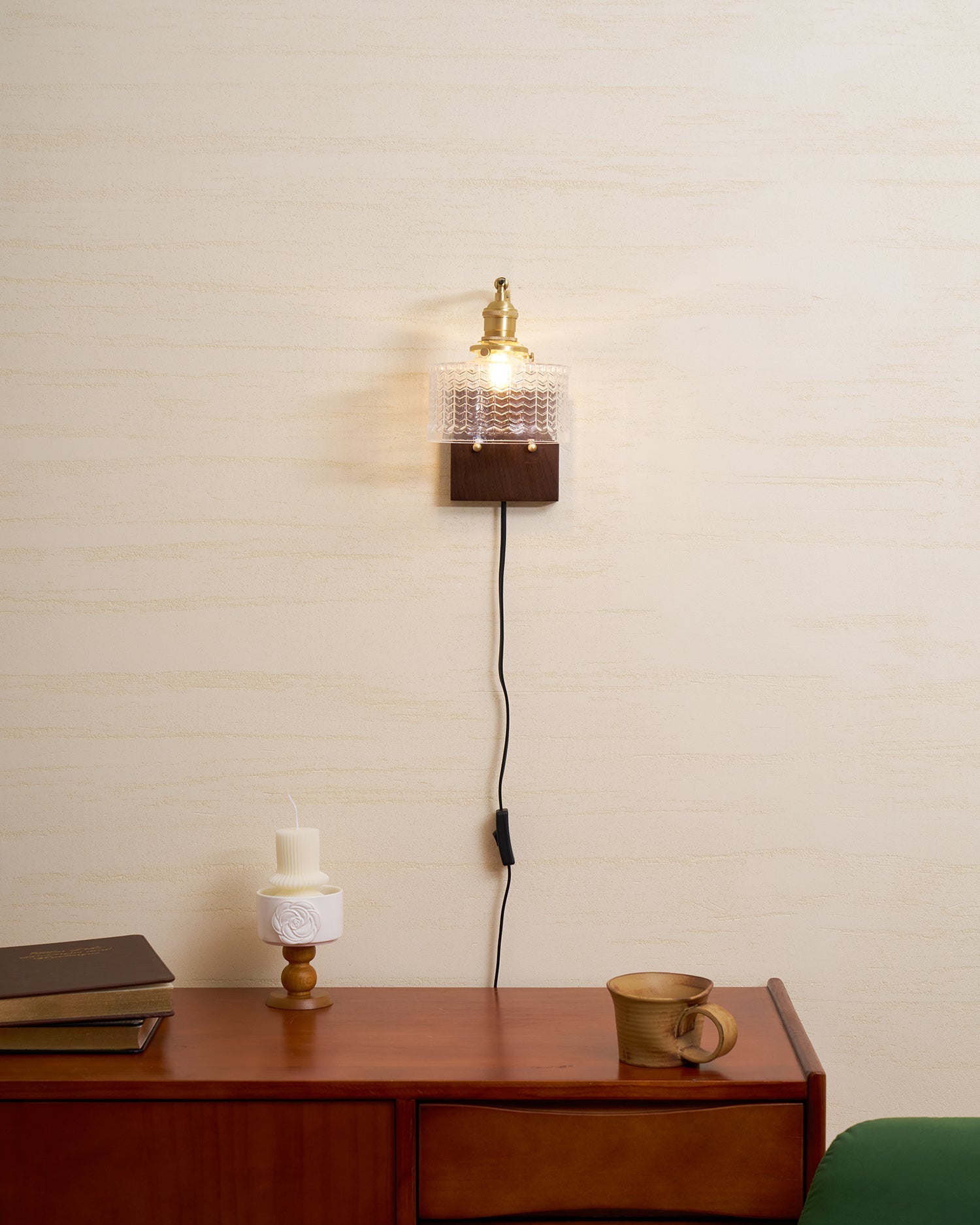 Wall Lamp Wood Brass 9.4 in Green Clear Art Glass Indoor Accent Lighting Decorative Fixture | Thomler