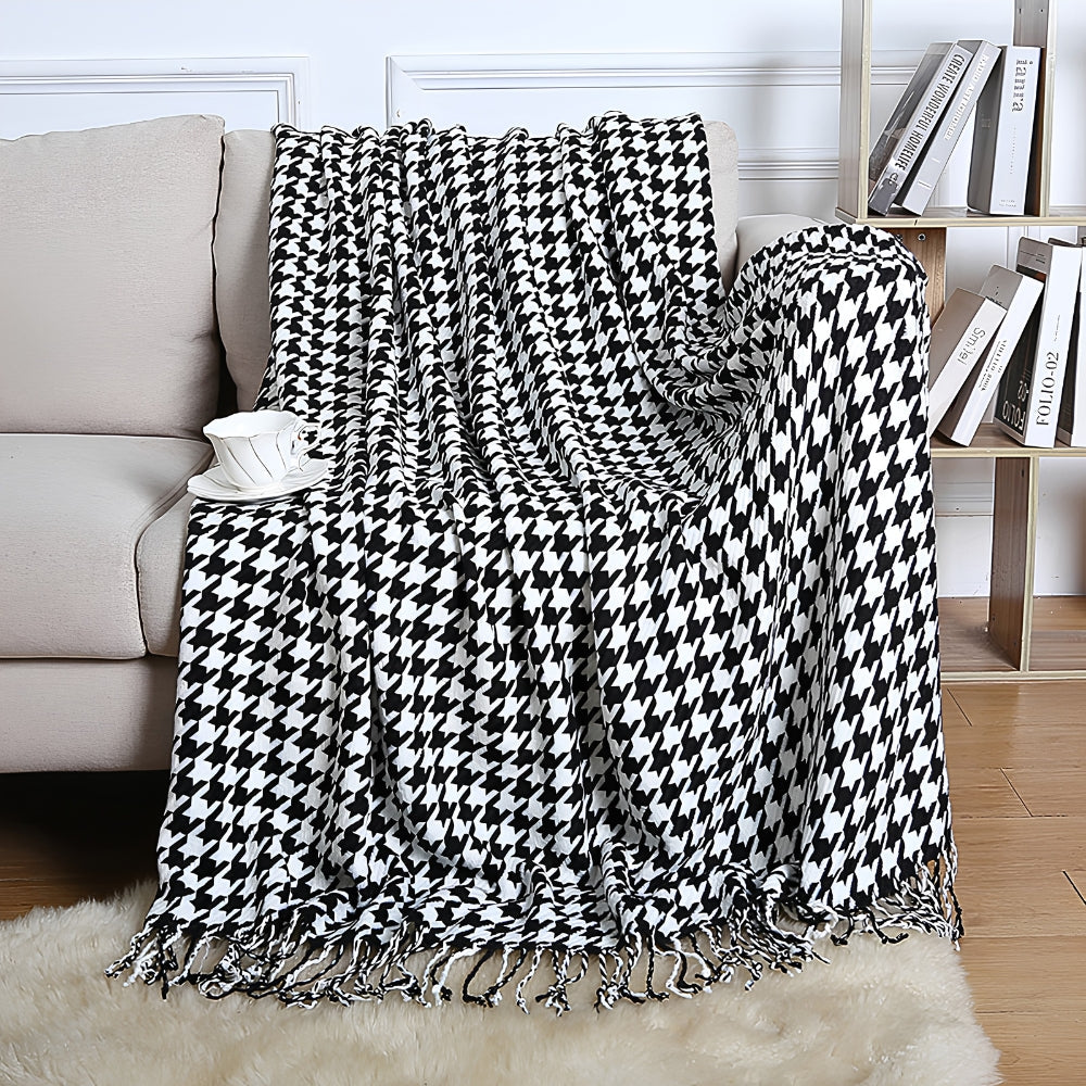 Timeless Checkered Acrylic Throw with Fringe – Cozy Lightweight Cover for Couch, Chair, Bed & Travel | Thomler