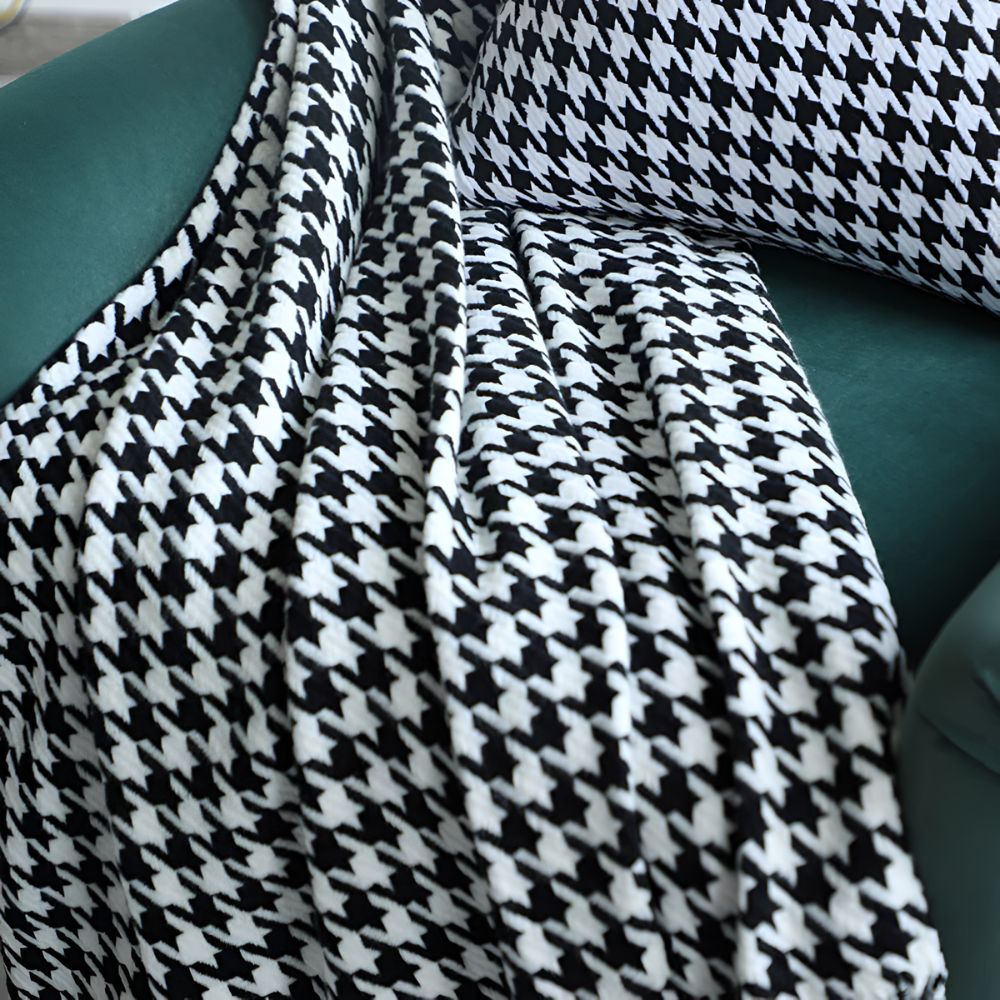 Timeless Checkered Acrylic Throw with Fringe – Cozy Lightweight Cover for Couch, Chair, Bed & Travel | Thomler
