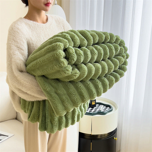 Plush Faux Fur Throw Blanket – Ultra Soft Cozy Fleece for Couch, Bed & Living Room Decor in Gray, Cream, Pink, Brown & Green Colors | Thomler