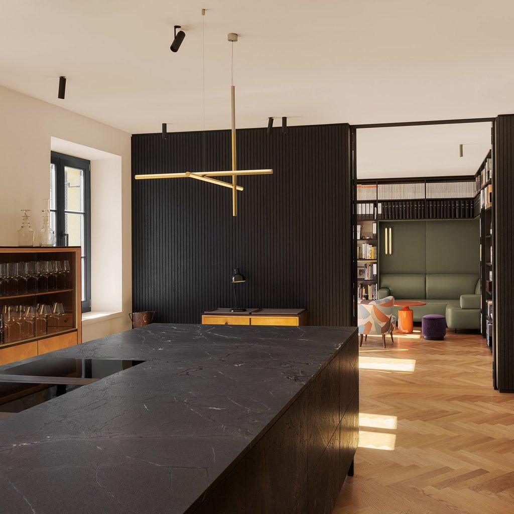 Pendant Light Aluminium Integrated LED 175.0 cm Black Modern Dining Room Linear Chandelier Modular Ceiling Lighting | Thomler
