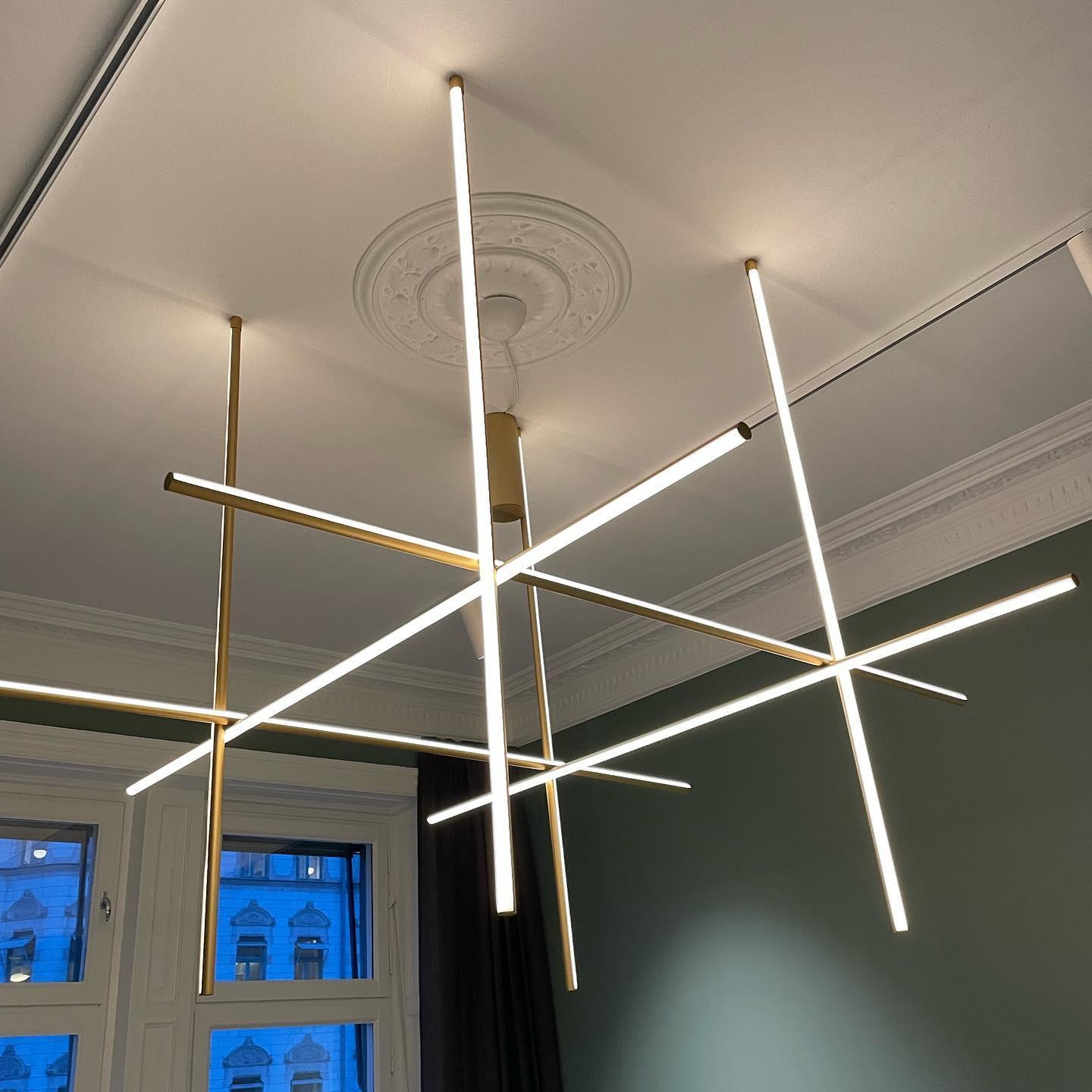Pendant Light Aluminium Integrated LED 175.0 cm Black Modern Dining Room Linear Chandelier Modular Ceiling Lighting | Thomler