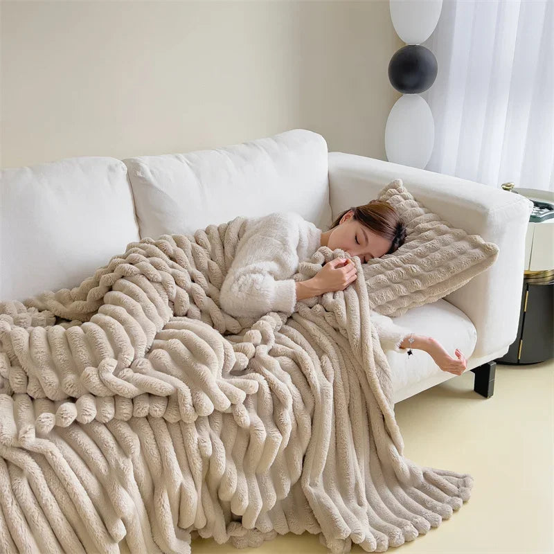 Faux Shearling Throw Blanket – Plush Fleece for Couch, Bed & Living Room in 5 Sizes | Cozy Soft Layering Piece for Cold Seasons & | Thomler
