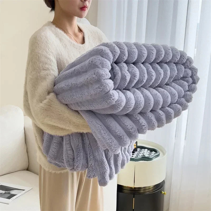 Faux Shearling Throw Blanket – Plush Fleece for Couch, Bed & Living Room in 5 Sizes | Cozy Soft Layering Piece for Cold Seasons & | Thomler