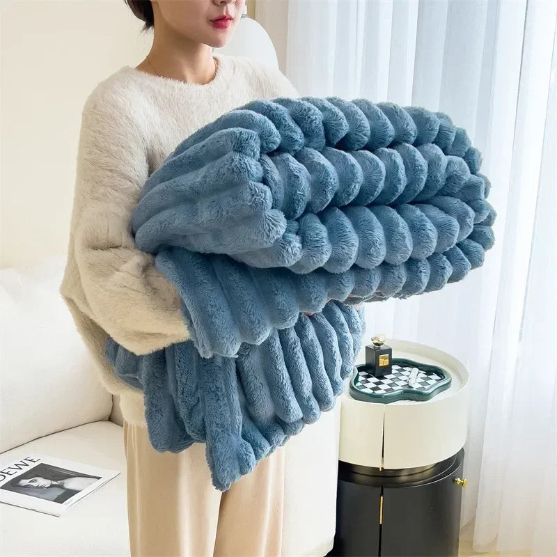 Faux Shearling Throw Blanket – Plush Fleece for Couch, Bed & Living Room in 5 Sizes | Cozy Soft Layering Piece for Cold Seasons & | Thomler