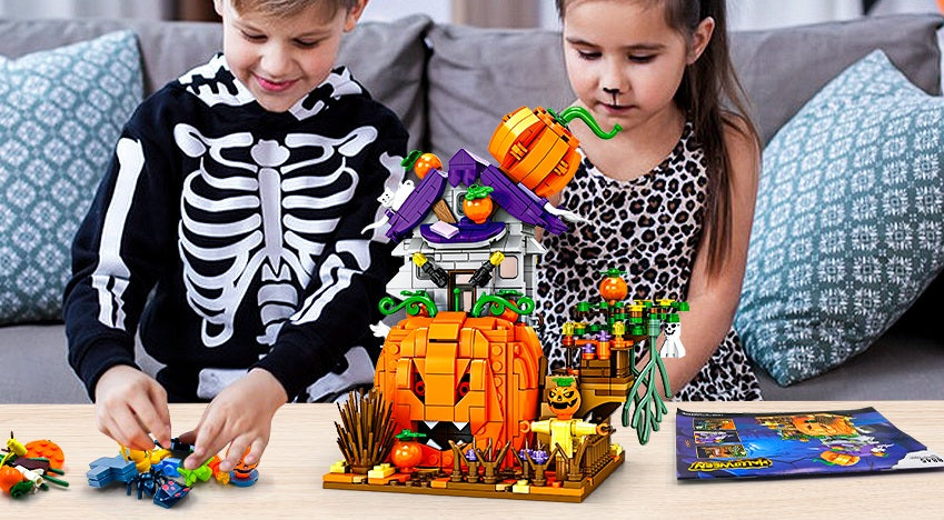 Spooky Haunted House Building Brick Set – Seasonal Construction Kit for October Festivities & Year-Round Display Fun | Thomler