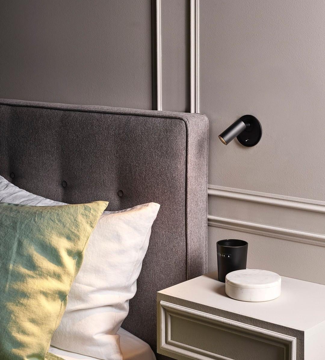 Rotating LED Reading Light for Bedroom Wall – Adjustable Bedside Sconce with Integrated LED – Modern Metal Task Light for Headboard | Thomler