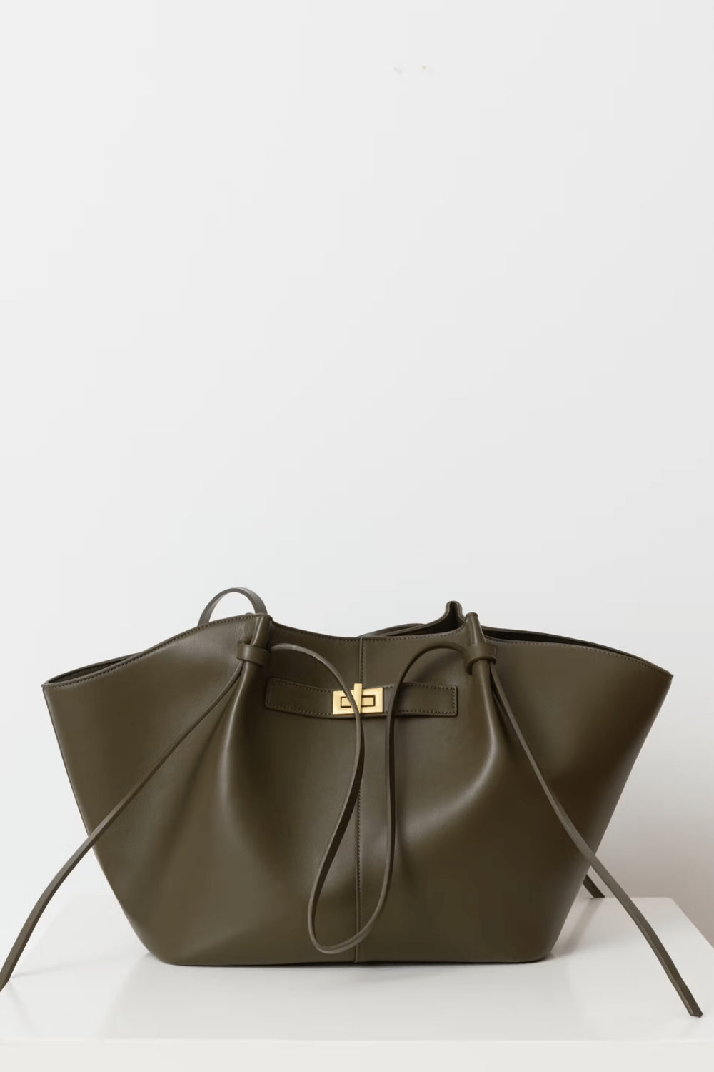 Structured Leather Carryall with Hardware Accent & Interior Organizer Pocket for Daily Commute | Thomler