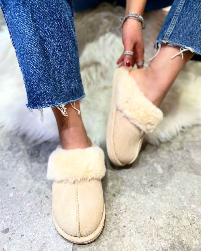 Plush Fuzzy Slippers for Women – Cozy Indoor Footwear for Cold Days | Thomler