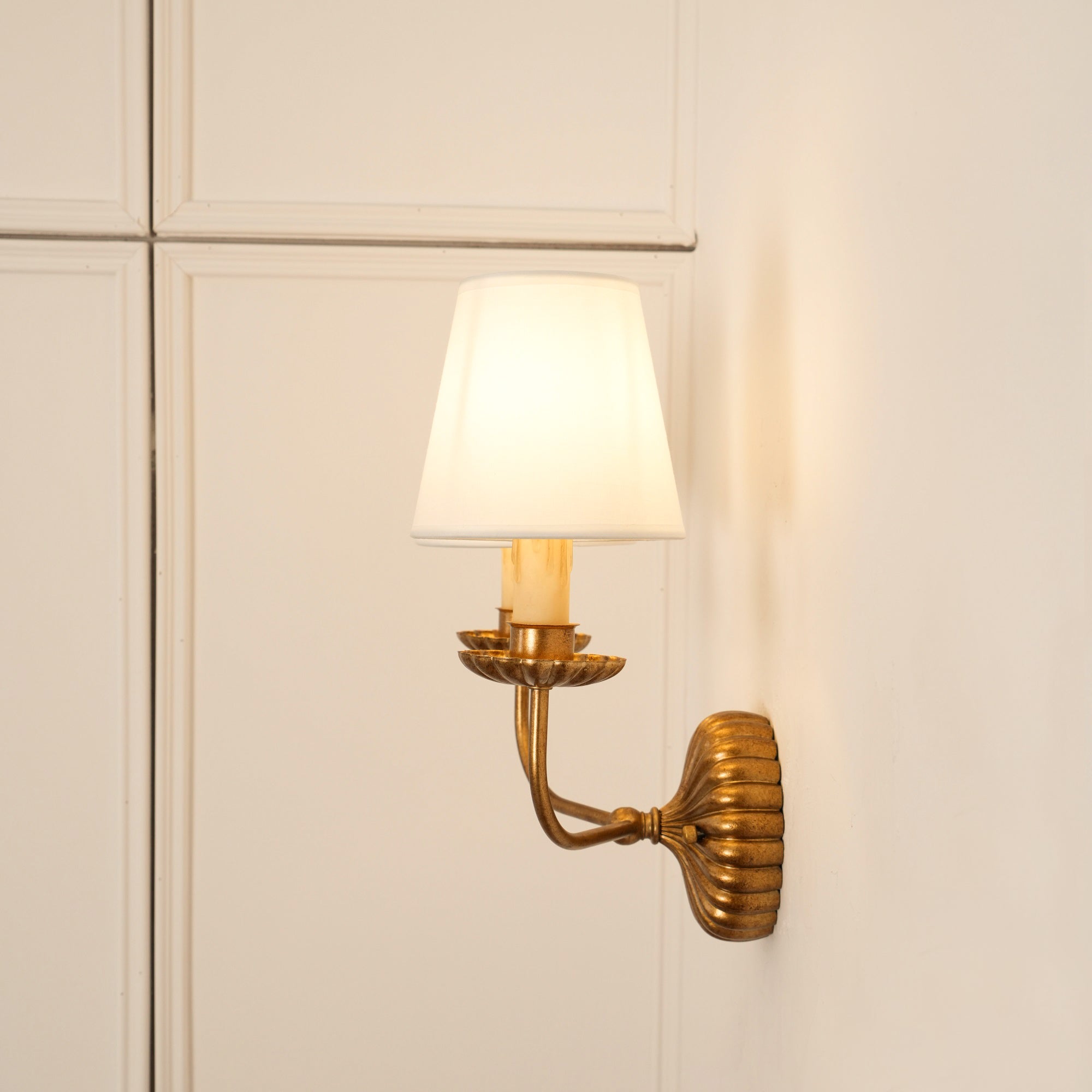 Wall Lamp Metal Fabric Shade 15W Antique Gold Bedroom Hallway Sconce Classic Modern Lighting Fixture | Thomler