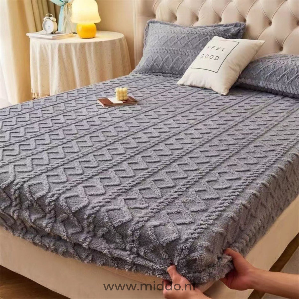 Plush Velvet Fleece Fitted Sheet with Bonus Pillowcases – Ultra-Soft, Warm & Wrinkle-Free | Thomler