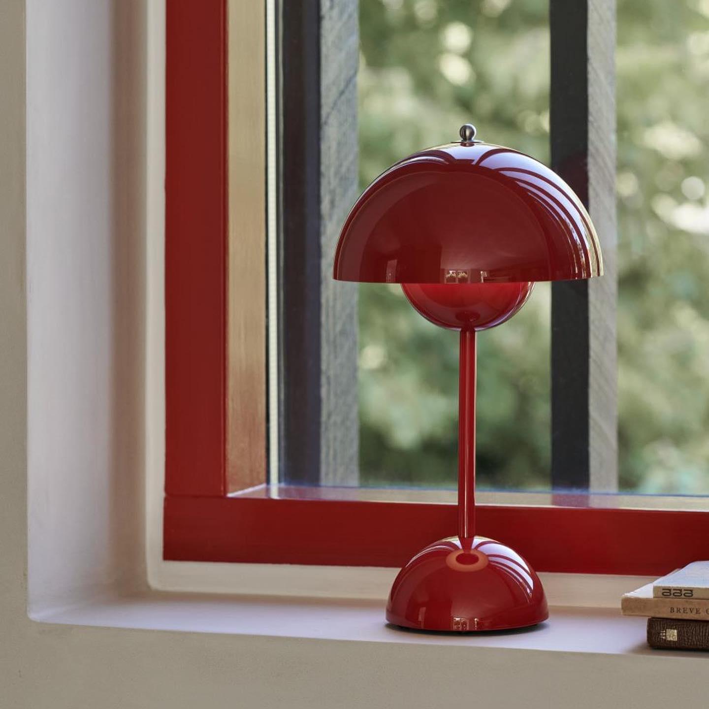 Desk Lamp Metal 6.3 in Rechargeable Tri-Color Small Table Light | Thomler