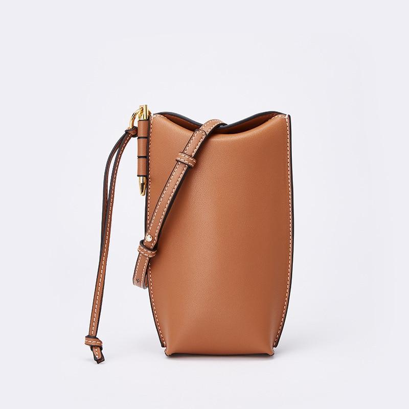 Compact Leather Crossbody Phone Pouch for Women – Hands-Free Everyday Carry with Card Slots & Adjustable Strap | Thomler