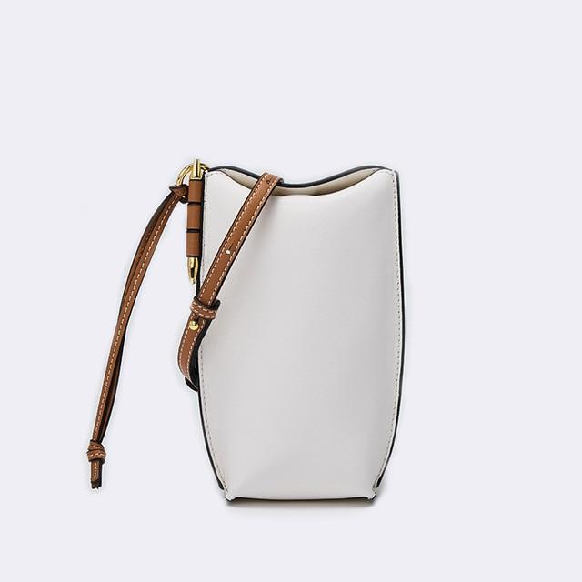 Compact Leather Crossbody Phone Pouch for Women – Hands-Free Everyday Carry with Card Slots & Adjustable Strap | Thomler
