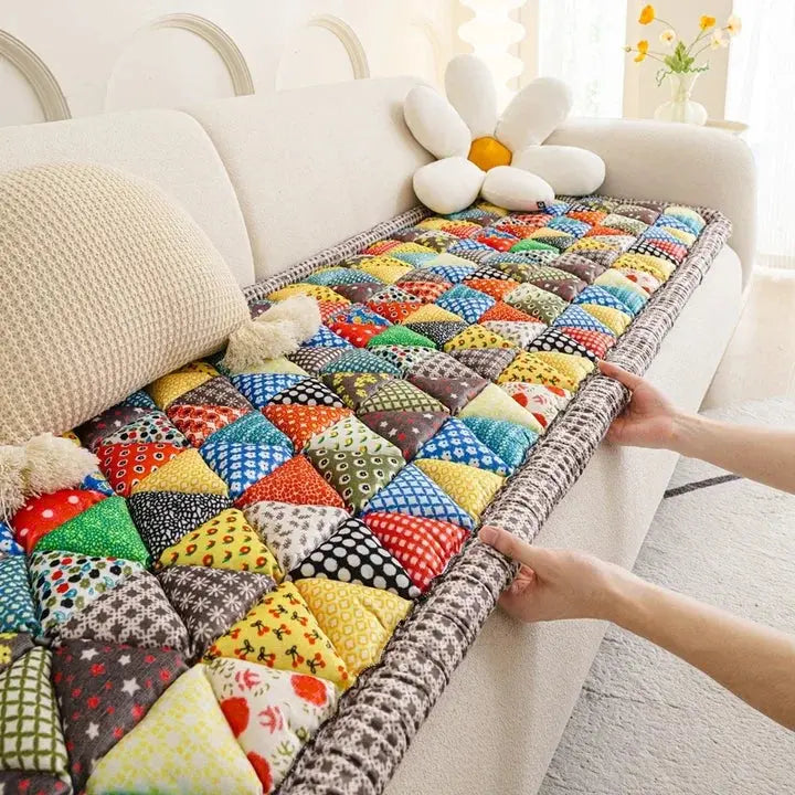 Floral Sofa Protector Cover for Couch – Thick Woven Throw Blanket with European Pattern for Living Room Furniture, 3-Seater Protection | Thomler