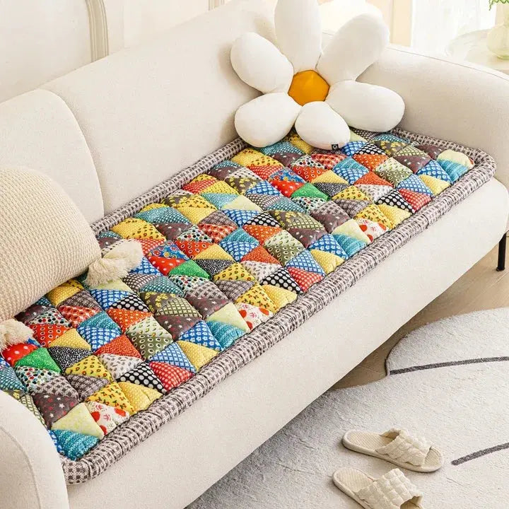 Floral Sofa Protector Cover for Couch – Thick Woven Throw Blanket with European Pattern for Living Room Furniture, 3-Seater Protection | Thomler