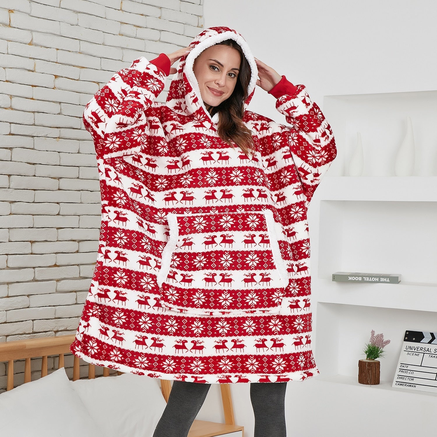 Oversized Wearable Blanket Hoodie with Pocket – Soft Fleece Throw for Couch & Bed – One Size Adults & Teens | Thomler