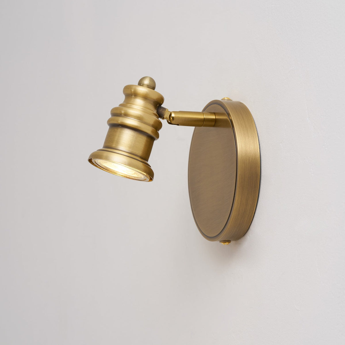 Adjustable Brass Track Wall Light – Multi-Spot Indoor Sconce for Picture Gallery, Kitchen Counter & Bath | Thomler