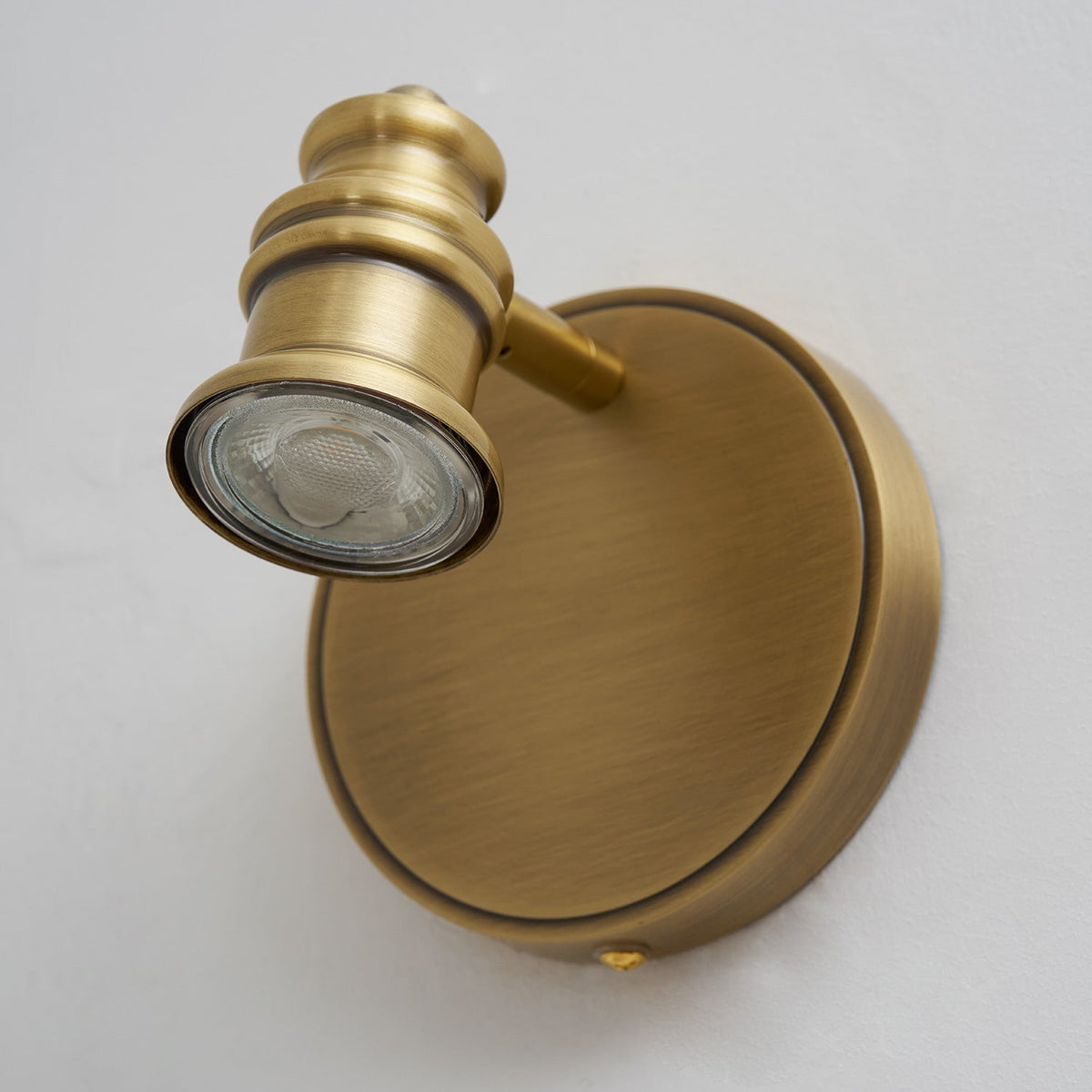 Adjustable Brass Track Wall Light – Multi-Spot Indoor Sconce for Picture Gallery, Kitchen Counter & Bath | Thomler