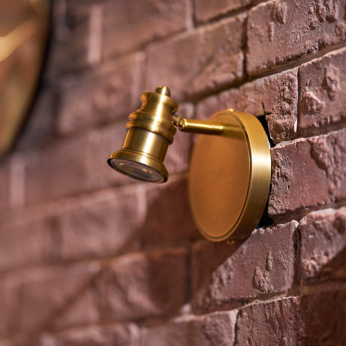 Adjustable Brass Track Wall Light – Multi-Spot Indoor Sconce for Picture Gallery, Kitchen Counter & Bath | Thomler