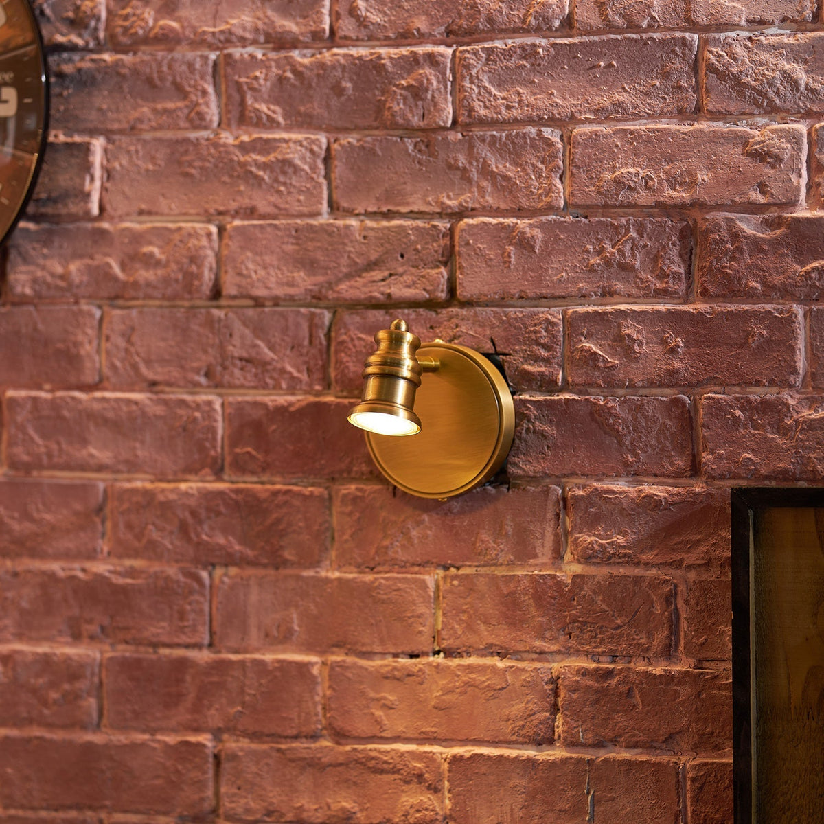 Adjustable Brass Track Wall Light – Multi-Spot Indoor Sconce for Picture Gallery, Kitchen Counter & Bath | Thomler