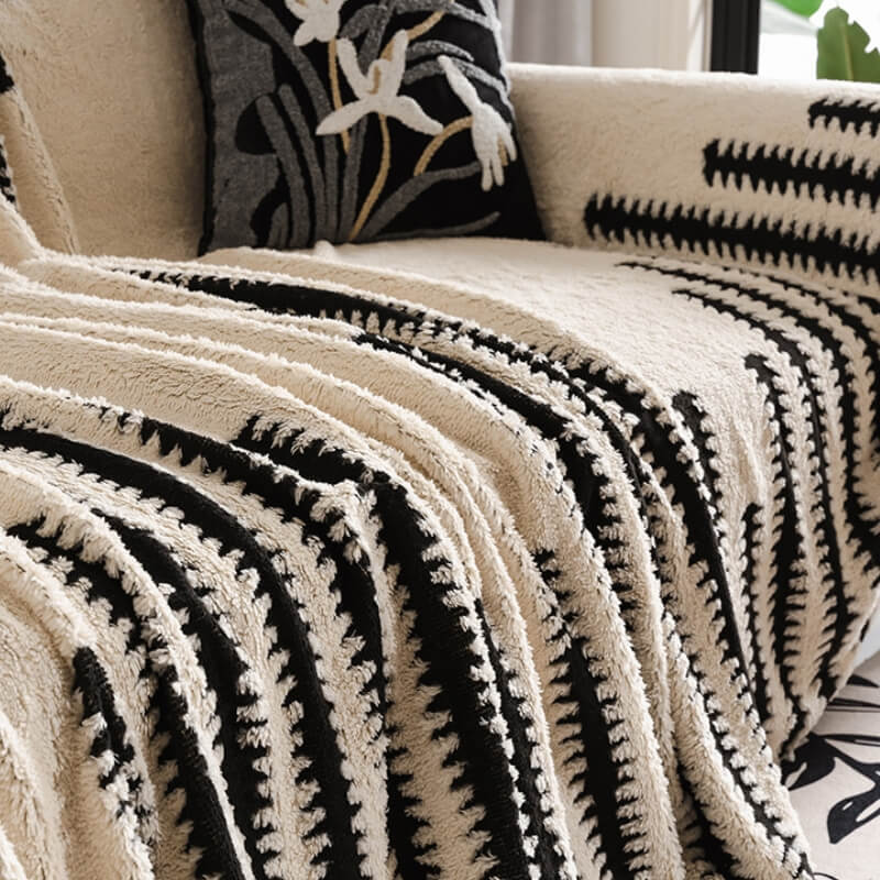 Fleece Furniture Throw for Dogs & Cats – Machine-Washable Sofa Protector | Thomler